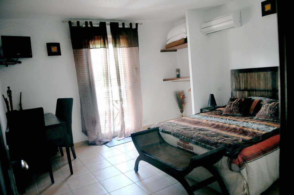 Chambres D'Hotes Des Huppes นีมส์ ภายนอก รูปภาพ