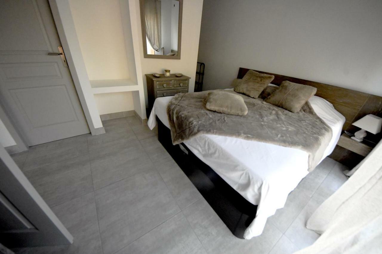 Chambres D'Hotes Des Huppes นีมส์ ภายนอก รูปภาพ